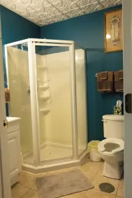 Monroe Street Suites - Bathroom