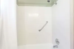 Travelodge by Wyndham Everett City Center - Salle de bain