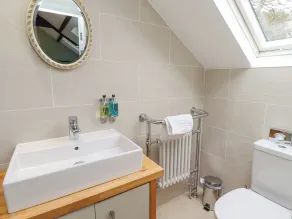 The Fullerton - Bathroom