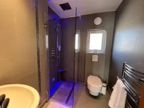 The Jesmond Dene – St Pancras Hotel Group - Bathroom