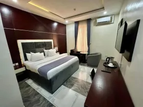 CHINBELL LUXURY HOTEL & SUITES  - Zimmer