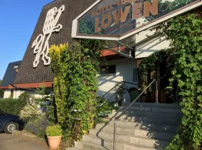 Hotel Gasthof Löwen - Overnatningsstedets indgangsparti