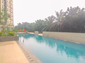 Cozy Studio Apartemen Transpark Cibubur by Royal Home Indonesia - Pool