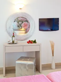 Pyrgos Beach Hotel Apartments - Room