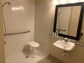 Country Inn & Suites by Radisson, West Valley City, UT - Salle de bain