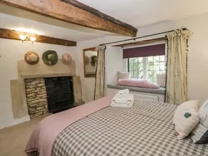 Fox Den Cottage - Room