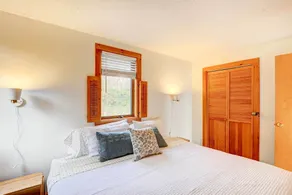 Serene Jonesport Escape: Deck w/ Water Views! - Intérieur