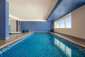 Ramada Plaza by Wyndham Dubai Deira - Piscina