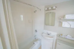 Scott's Inn & Suites - Badeværelse