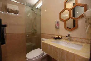 Old Quarter View Hanoi Hostel - Bathroom