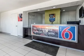 Motel 6 Fort Worth, TX - North - Lobby