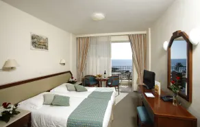 Aquamare Beach Hotel & Spa - Chambre