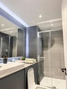 2 Bedroom En-suite in City Center for Long Stays - Badrum