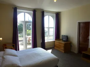 Esplanade Hotel - Clacton On Sea, Beachfront Hotel by OYO - Room