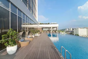 Oakwood Hotel & Apartments Grand Batam - Pool