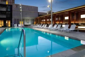 L6 - Loft In Central Downtown - Piscina