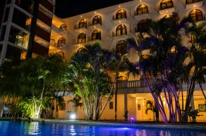 Hotel Caracol Plaza - Basseng