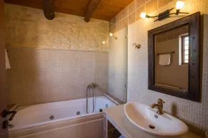 Arcus Suites - Bad