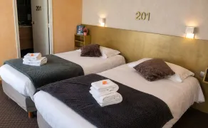 Logis Hôtels - Hôtel et Restaurant Le Lion d'Or - Habitación