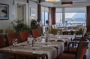 Lavik Fjord Hotel & Apartments - Restaurant
