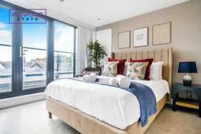 Quality Serviced Apartments in Camberley Town Centre, Free WiFi By Redwood Stays - Zimmer