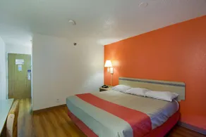 Motel 6-Waukegan, IL - Zimmer