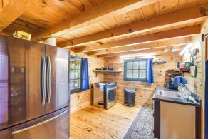 Bellevue Log Cabin w/ Gas Grill & Creek Access - Innenbereich