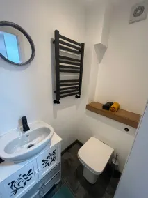 Teddington Little Gem - Bathroom