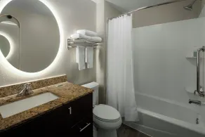TownePlace Suites by Marriott Anchorage Midtown - Badeværelse