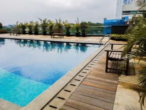 Homey Studio Room Tree Park Apartment near BSD City - Pool