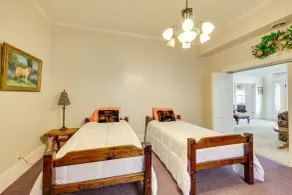 Paris Vacation Rental ~ 15 Mi to Mount Magazine! - Værelse