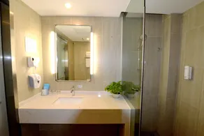 Holiday Inn Express-Weihai Economic Zone by IHG - Bathroom