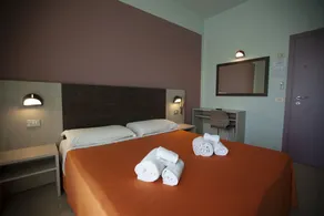 Hotel Mirage - Breakfast on the Beach - Room