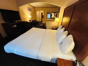 Comfort Suites Portland Southwest - Room