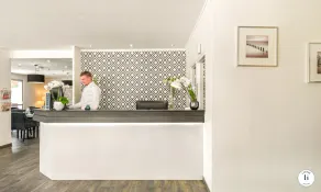 L'Initial - Reception