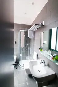 Fly Boutique Hotel - Bathroom