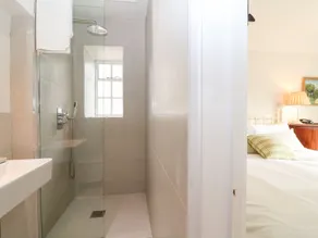 Holly Cottage - Bathroom