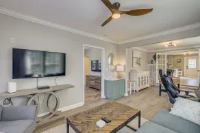 Walk to Broadkill Beach: Sleek Family Home w/ Deck - Innvendig