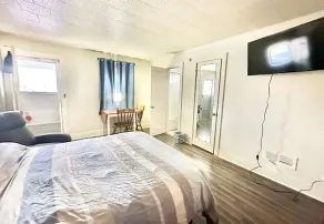 Flora Motel - Rum