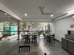Housr Sector 43 Gurgaon Paras Hospital - Restaurant