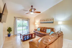 Lehigh Acres Vacation Rental w/ Screened Patio! - Innvendig