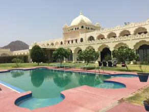 Gulaab Niwaas Palace - Außenpool