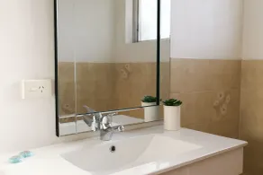 Reef Resort Apartments - Bathroom