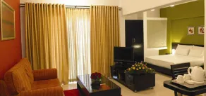 Royal Orchid Golden Suites Pune - Room