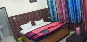 Hotel Royal Taj - Room