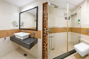 Townhouse Oak ONGC Crossway Formerly Hotel Gold Stone Comfort - Badeværelse