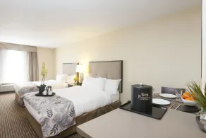 Pomeroy Inn & Suites at Olds College - Værelse