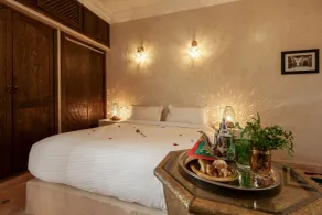 Riad Salman - Room