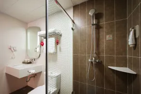 Ibis Harbin West Railway Station Wanda plaza hotel - Bathroom