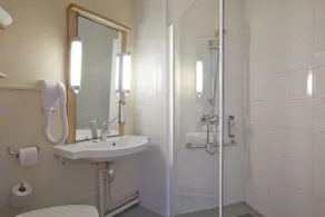 ibis  Poitiers Centre - Salle de bain